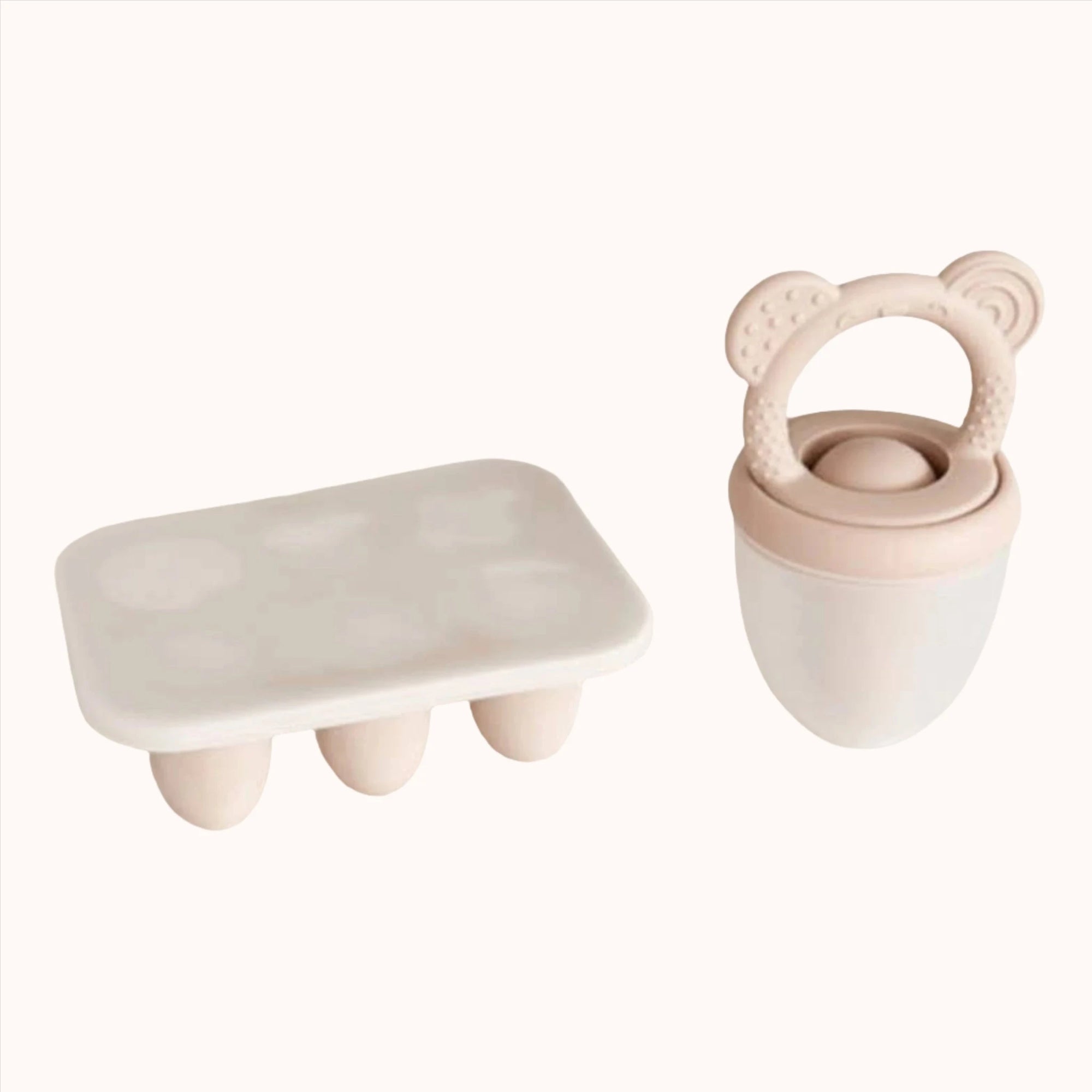 Infant feeding and teething toy set with bear design and freezer tray